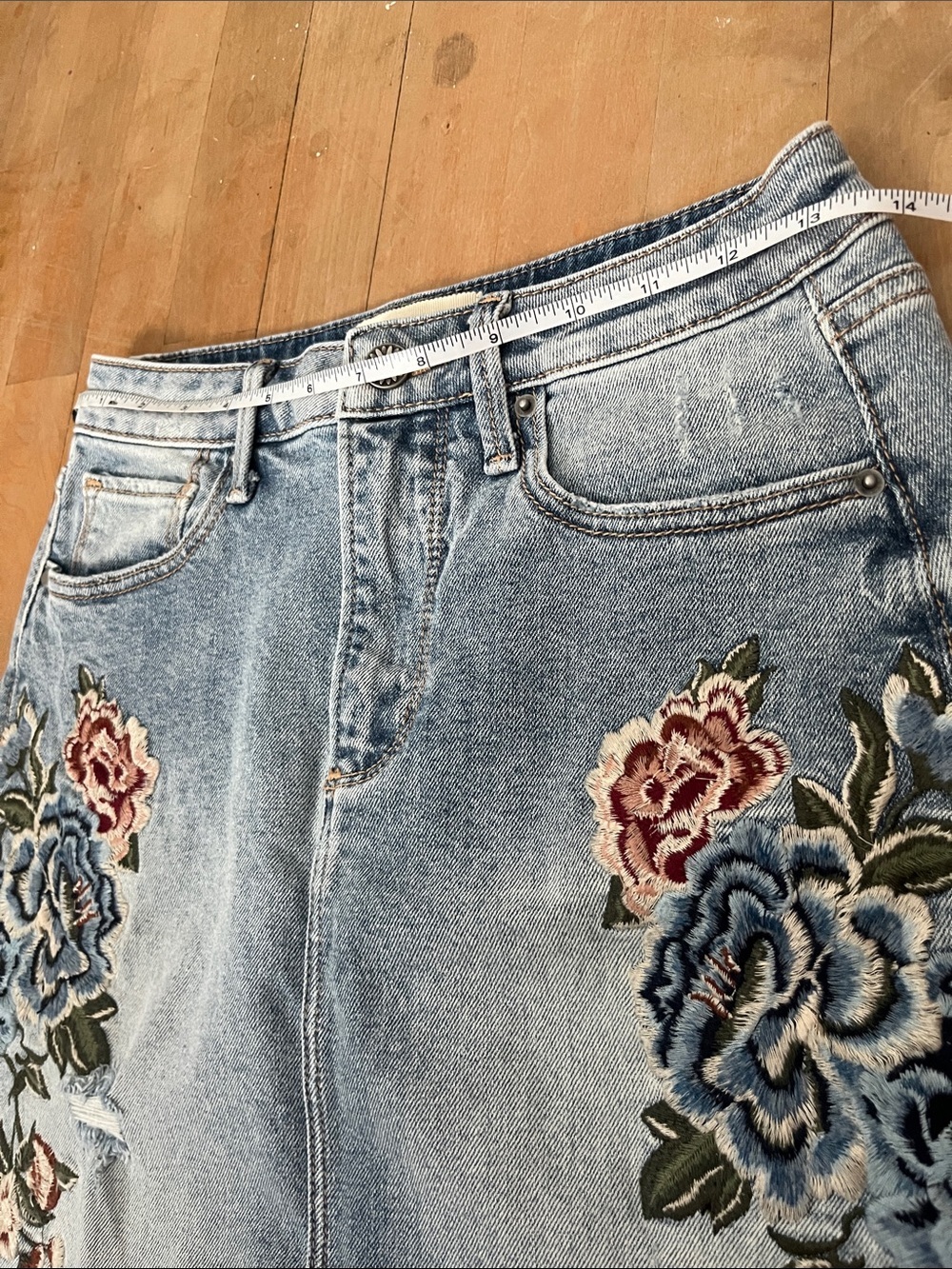 Driftwood Denim- Veronica- Embroidered Light Blue Denim Mini Skirt - Size 25 - Picture 9 of 9